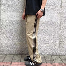 卡其色