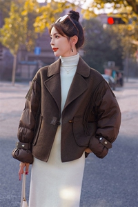 【现货放心推】2024双面羊绒拼接流苏牛角扣美拉德羽绒服90白鸭绒图片