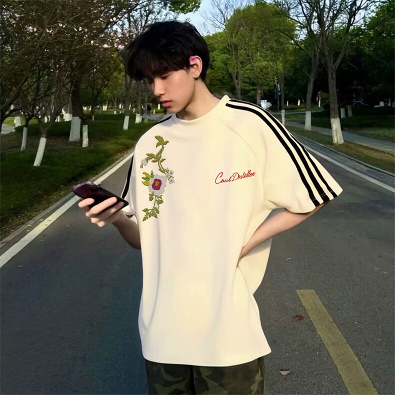 抖音得物品质二开240克宽松纯棉美式潮牌印花三条杠中性风短袖T恤,男装T恤,电商A486