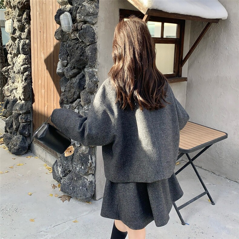 现货：冬季新款高级感复古休闲加厚灰色毛呢夹羽绒服套装加真毛领,女装羽绒服,2C135