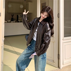 新款~~咖色短款皮衣外套W674P175K288，女装短外套，2C209
