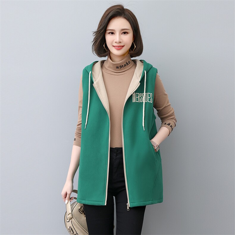 2022年秋季纯色棉常规通勤拉链连帽马夹，女装马甲，依倍林