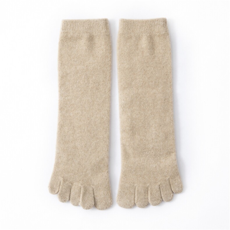 2025年秋季新款百搭女士双股加厚保暖五指袜，袜子，绒上羊绒