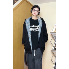 黑色