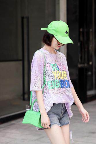 大版印花工艺大T，女装，卡菲莱