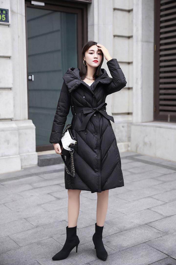 气质羽绒服，女装羽绒服，蓝芝衣秀