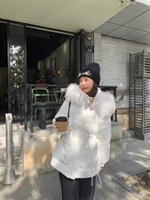 冬季新款夜光面料大毛领羽绒服，女装羽绒服，谦度