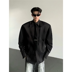 黑色