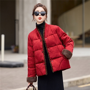 2025年冬季短款羽绒服图片