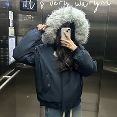 藏青色