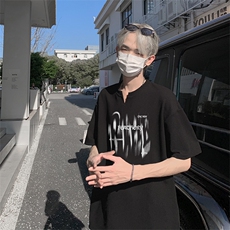 黑色