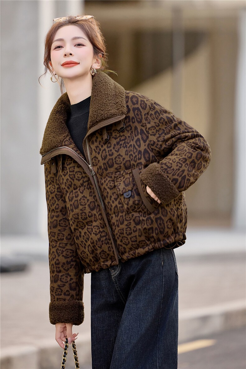 豹纹羊羔毛翻领短款羽绒服女2025冬季新款白鸭绒加厚保暖,女装羽绒服,余墨