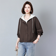 2026年开春新款宽松大码连帽拼色风衣外套百搭休闲款大码女装拉链，女装风衣，秋牧寒烟