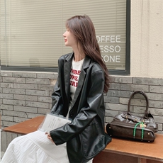 黑色