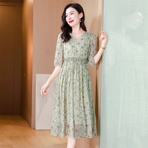 真丝连衣裙2025夏季新款大码女装衣服桑蚕丝高端精致气质碎花裙子图片