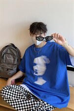 2024年新款男士宽松港风人脸抽象印花大码T恤A071-5520-P28，男装T恤，电商A071