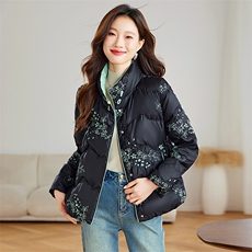 新中式刺绣羽绒服女款2024新款女士冬季短款轻薄立领白鸭绒外套女，女装羽绒服，浙宝281