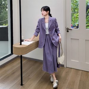 紫色灯芯绒西装套装女2025春季新款高级感小个子西服半身裙两件套图片