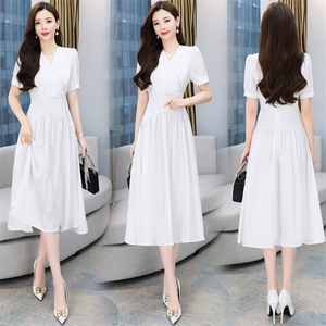 2023年夏季韩版时尚休闲修身钉珠中长款连衣裙图片