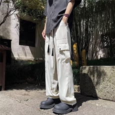 米白色