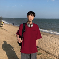 酒红色