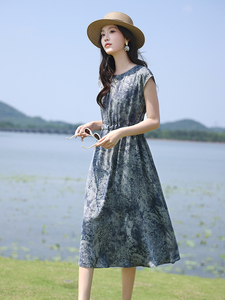 高端无袖碎花天丝雪纺连衣裙女2025夏季新款宽松显瘦印花度假裙子图片