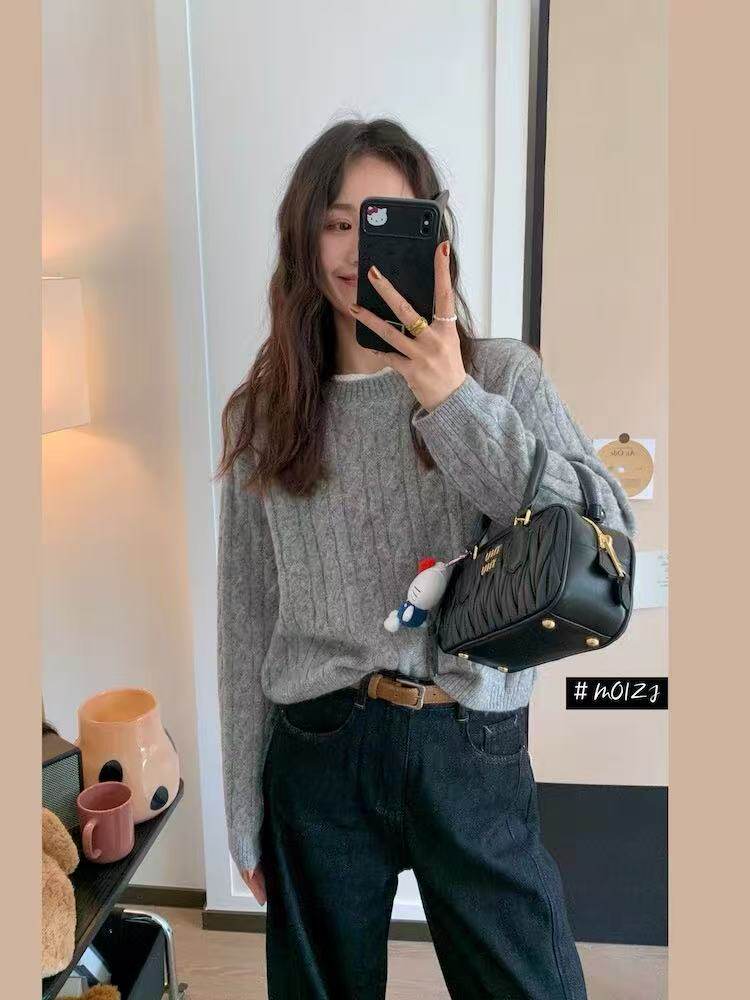 2025年秋季圆领麻花圆领假两件时尚百搭通勤简约休闲，女装羊毛衫，悦玛羊绒