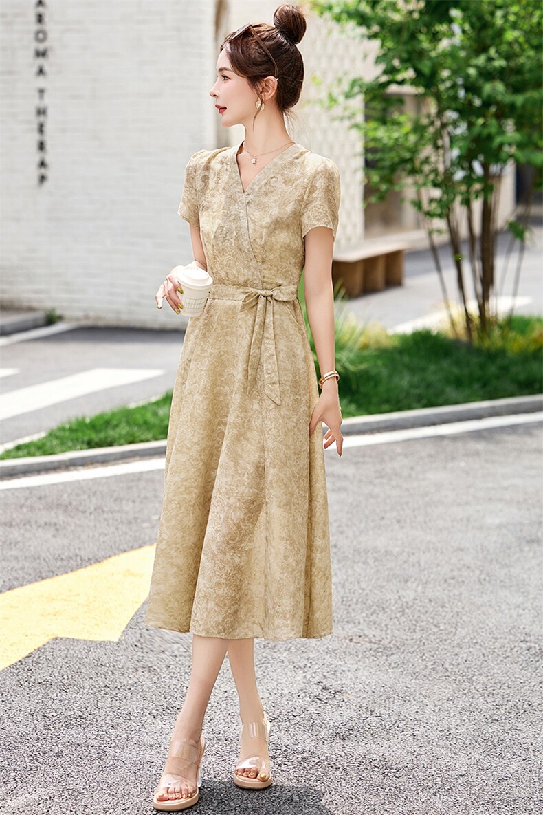 印花连衣裙女夏季2025新款高级感小个子气质收腰显瘦v领夏日裙子,女装连衣裙,欣贝拉