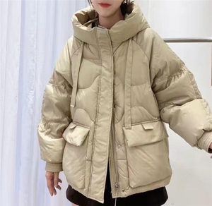 2021冬季新款欧货时尚连帽百搭80％白鸭毛保暖羽绒服图片