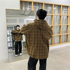 深棕色