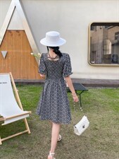 小碎花中长连衣裙，女装连衣裙，百变诱惑(6F)