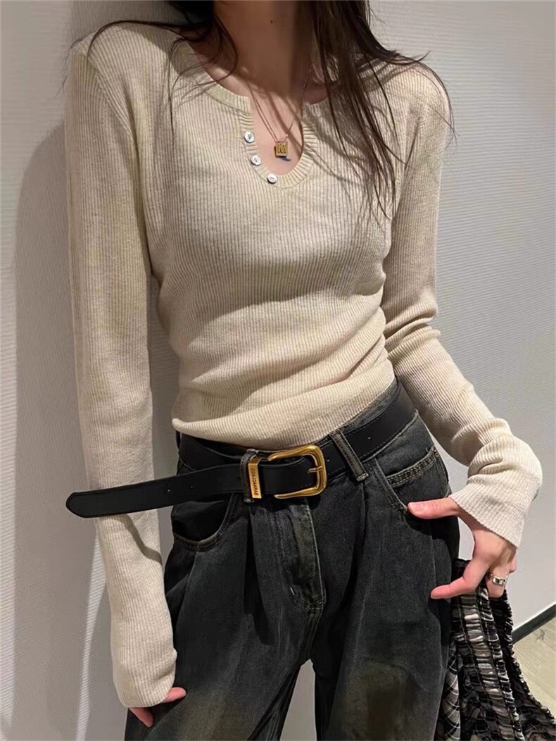 时尚显瘦百搭精纺羊毛小V领扣子打底衫,女装羊毛衫,圣旺供货
