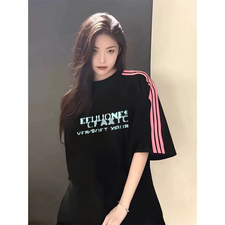 抖音得物品质二开240克宽松纯棉美式潮牌印花三条杠中性风短袖T恤图片