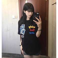 黑色