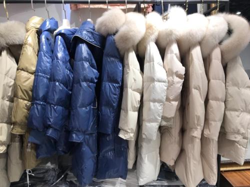 维纳真蒂，羽绒服，派克，羽绒派克款式时尚潮流,女装羽绒服,维纳真蒂 纳易莲