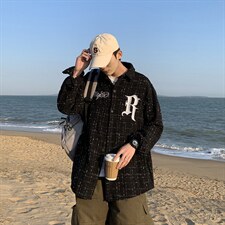 黑色