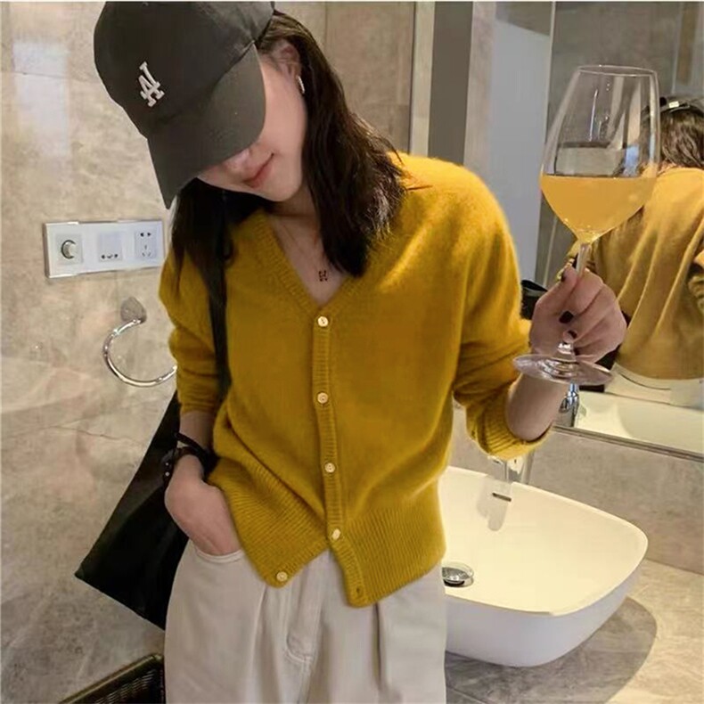 2025百搭时尚简约v领小开始软糯时尚,女装羊绒衫,淘淘羊羊绒