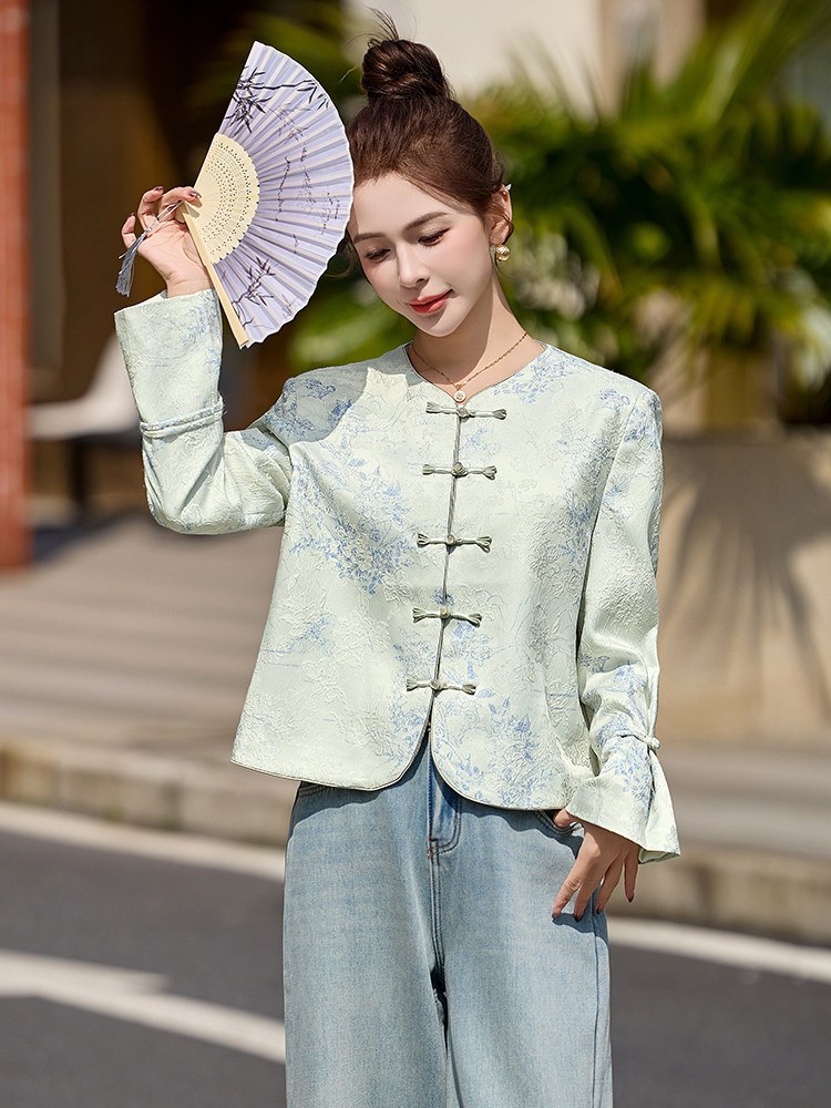 2025年春季新中式G风短款提花宽松外套女,女装短外套,依万里
