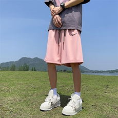 粉红色