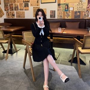 2024春款时尚潮流女装连衣裙 甜美蝴蝶结设计 显瘦修身长袖裙装图片