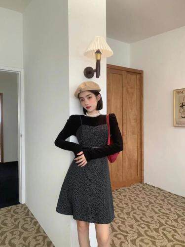 秋装新品两件套，其它，雨恋依香