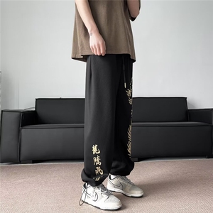 红色裤子男春秋运动卫裤直筒阔腿休闲长裤印花龙 K9537图片