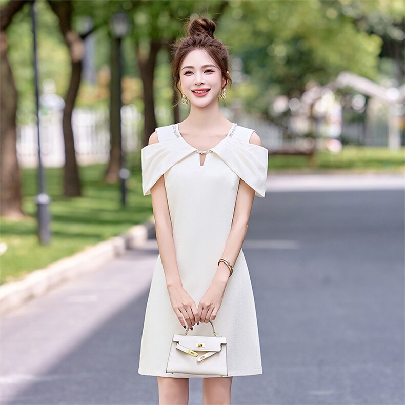 小香风气质露肩连衣裙女2025夏新款名媛千金收腰显瘦洋气减龄裙子,女装连衣裙,朵莱米