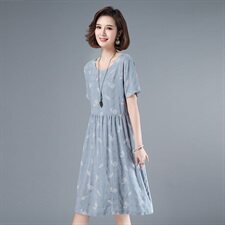 2021年夏季通勤韩版中长款a字裙40-49周岁高腰圆领短袖套头裙子，女装连衣裙，伊满意