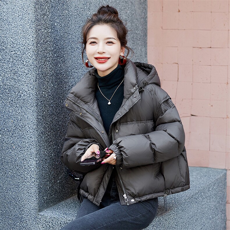 轻薄90%白鸭绒羽绒服女2024新款冬季保暖极简百搭连帽短款外套,女装羽绒服,美沁