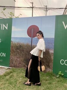 【DAVIDA】简约纯色泡泡袖小衫图片