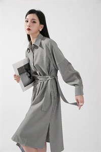 2022秋装现货腰带订扣特色立裁连衣裙图片