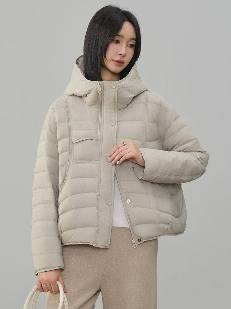 现货2025年冬季90白鸭绒休闲风常规保暖有帽不可拆,女装羽绒服,阳光伊恋