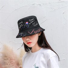 黑色