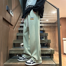 灰绿色